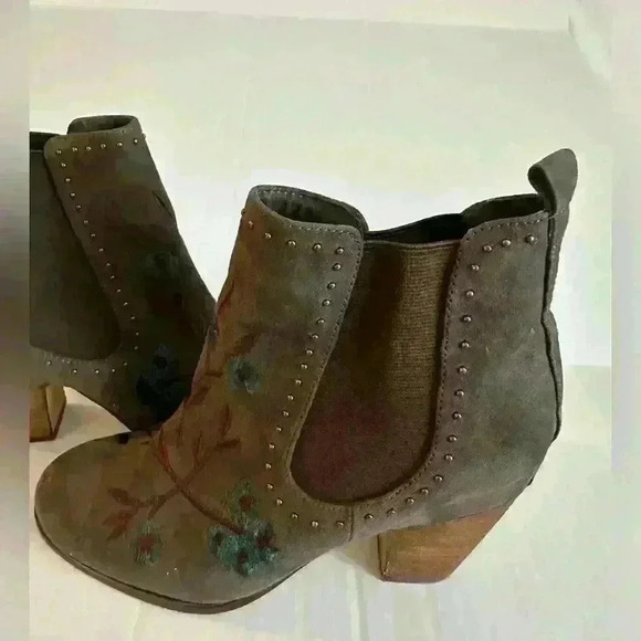 Crown Vintage Brown Embroidered Booties 3” Heel Size 7 - Picture 5 of 9